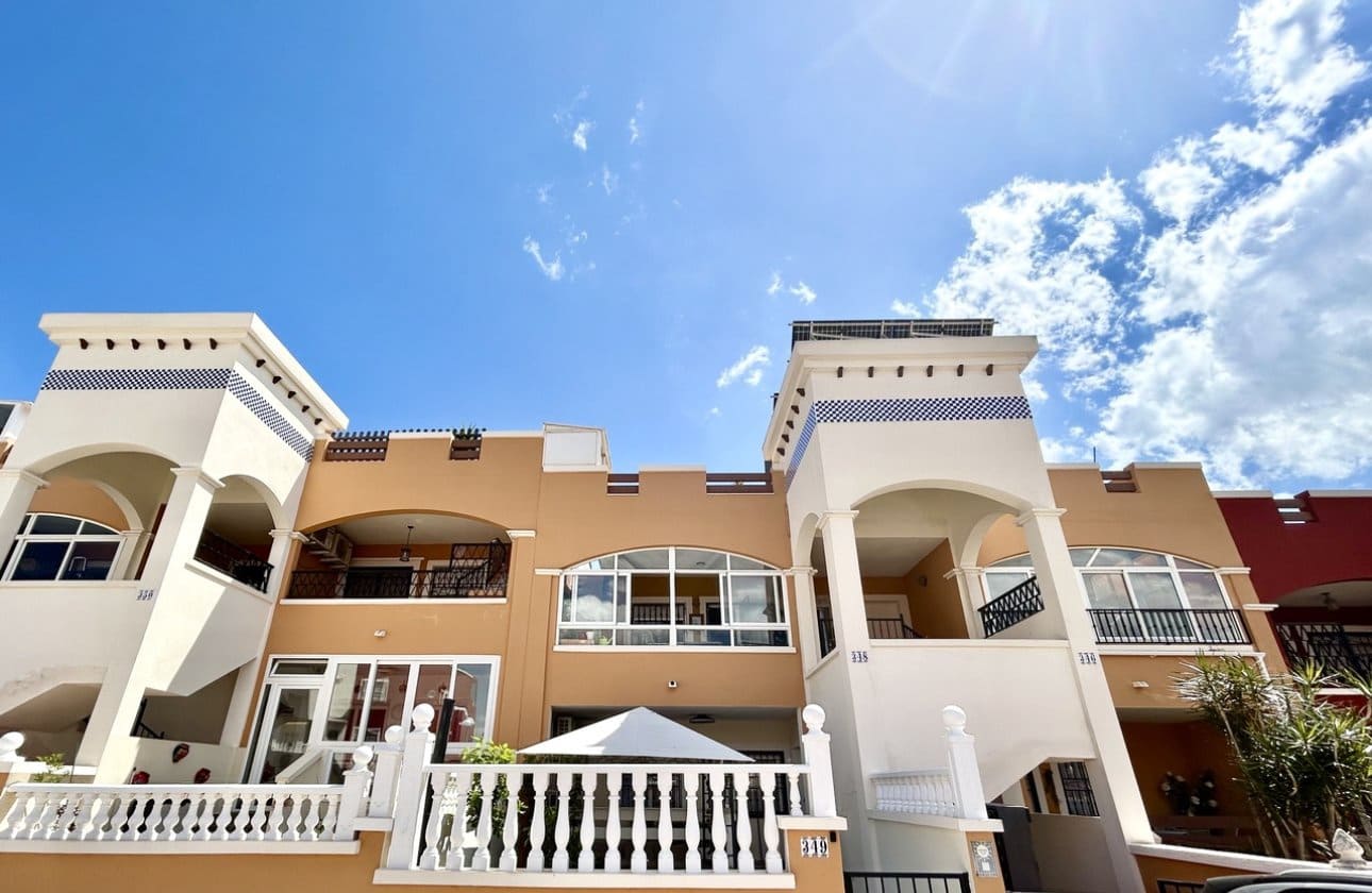 2 bedroom Apartment for sale in Los Altos with pool - € 189,900 (Ref: 9834259)