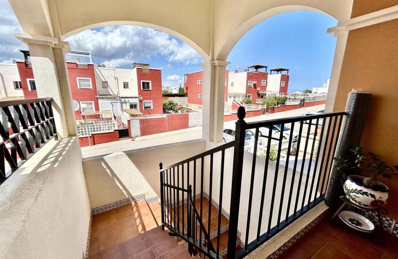 2 bedroom Apartment for sale in Los Altos with pool - € 189,900 (Ref: 9834259)