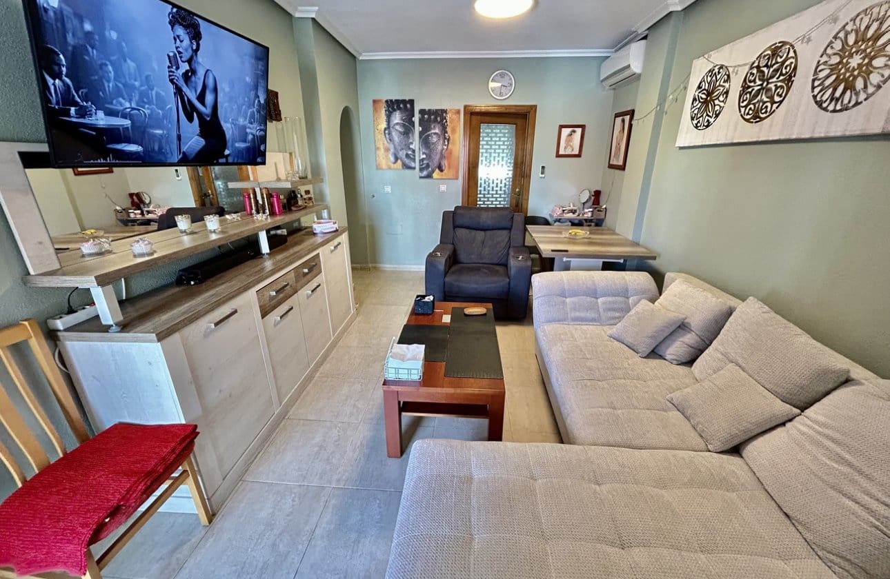 2 bedroom Apartment for sale in Los Altos with pool - € 189,900 (Ref: 9834259)