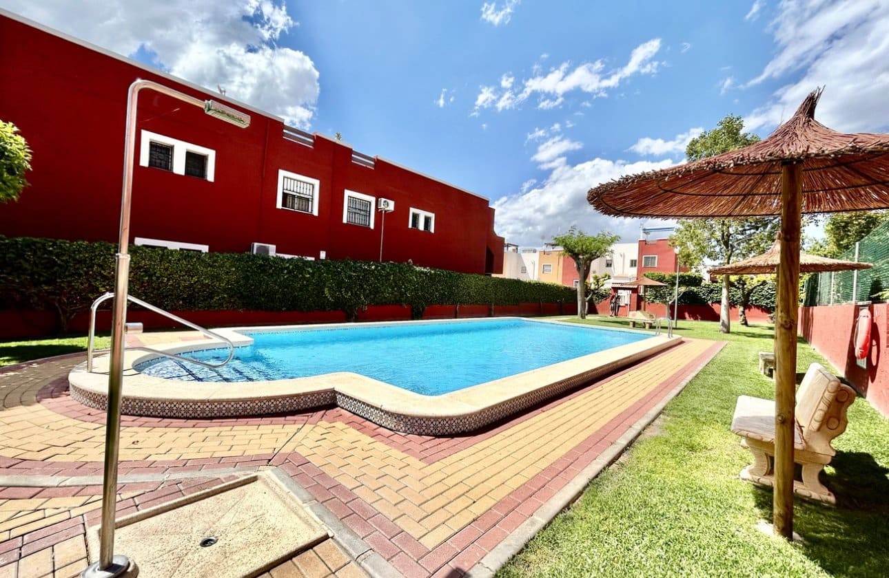 2 bedroom Apartment for sale in Los Altos with pool - € 189,900 (Ref: 9834259)