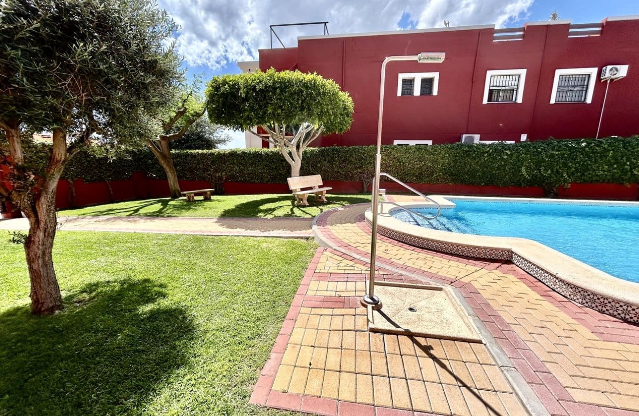 2 bedroom Apartment for sale in Los Altos with pool - € 189,900 (Ref: 9834259)