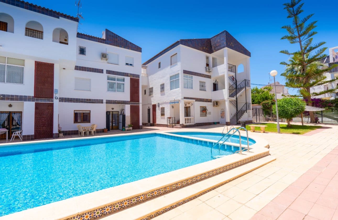 2 bedroom Beach Apartment for sale in Punta Prima with pool - € 170,000 (Ref: 9834260)