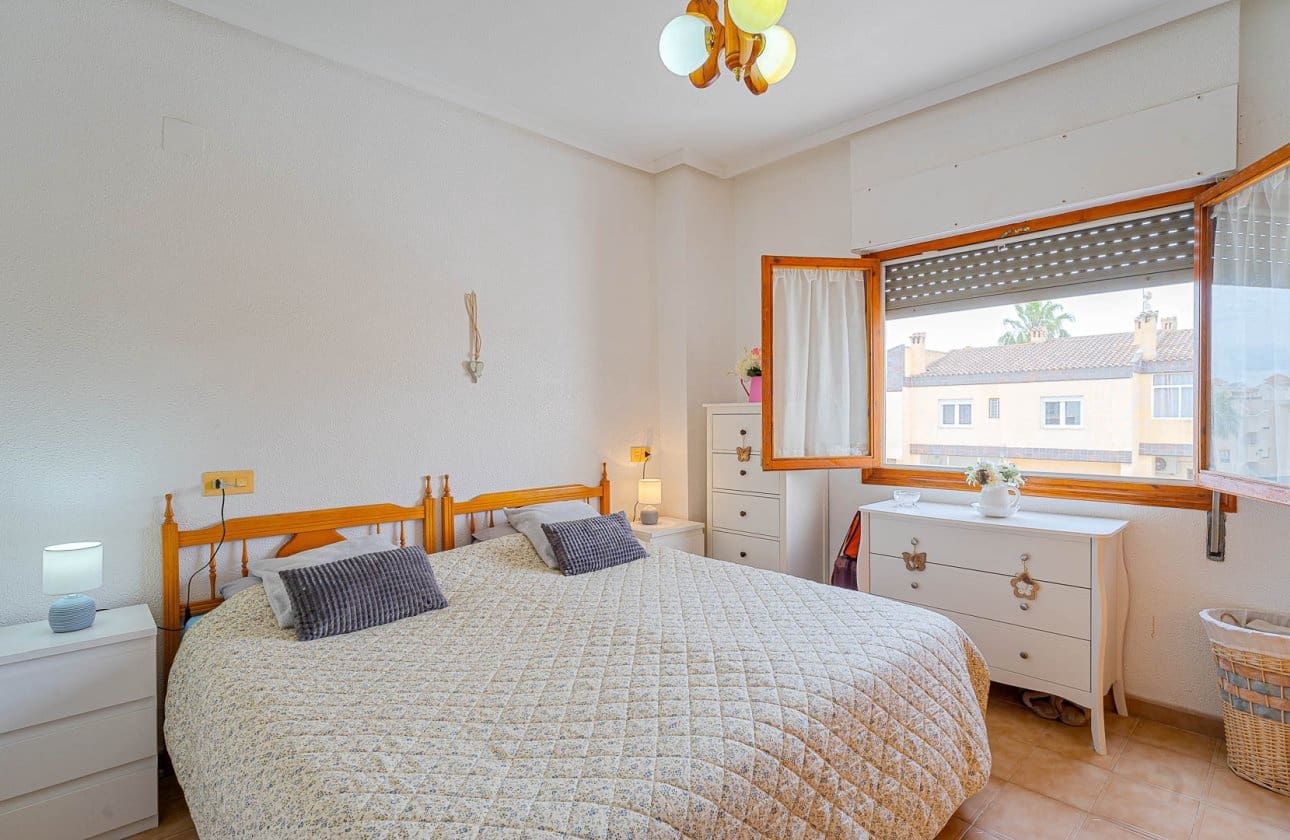 2 bedroom Beach Apartment for sale in Punta Prima with pool - € 170,000 (Ref: 9834260)