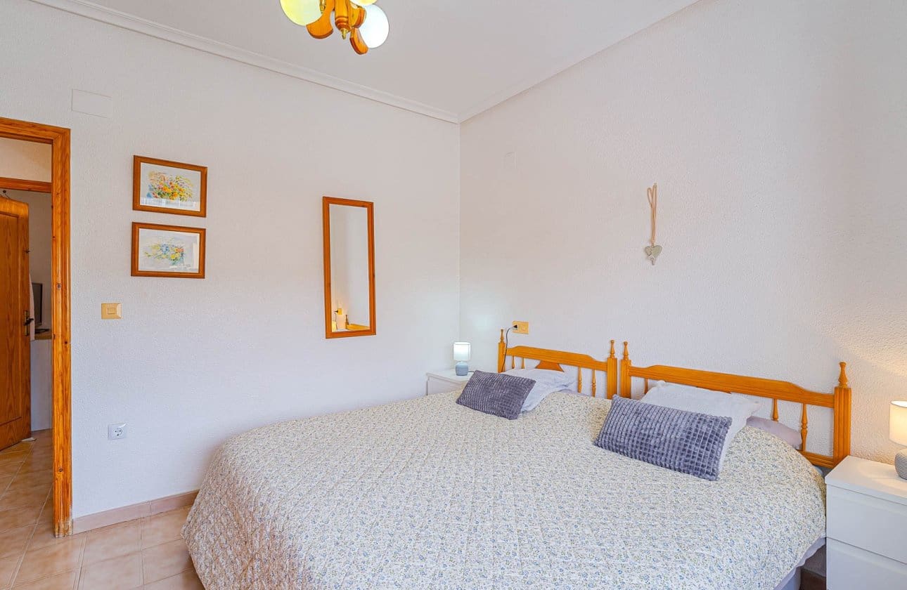 2 bedroom Beach Apartment for sale in Punta Prima with pool - € 170,000 (Ref: 9834260)
