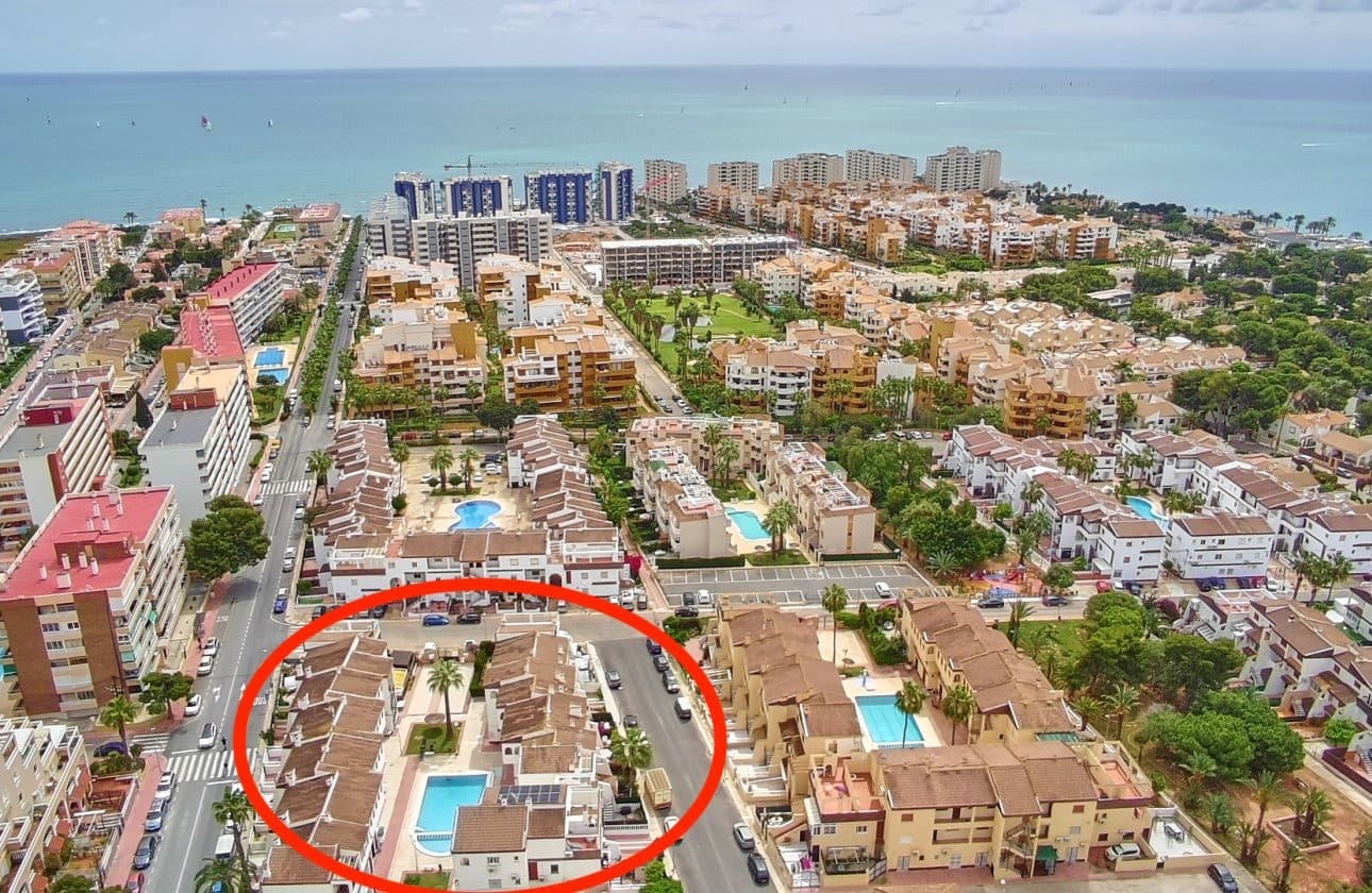 2 bedroom Beach Apartment for sale in Punta Prima with pool - € 170,000 (Ref: 9834260)