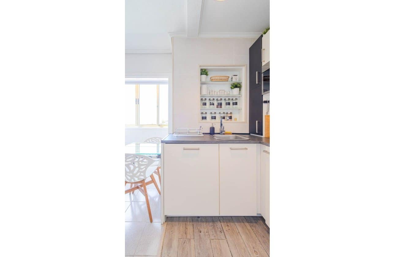 1 chambre Appartement à vendre à Punta Prima avec piscine - 135 000 € (Ref: 9834261)