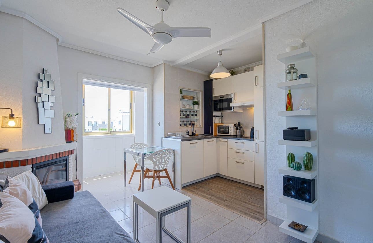 1 chambre Appartement à vendre à Punta Prima avec piscine - 135 000 € (Ref: 9834261)