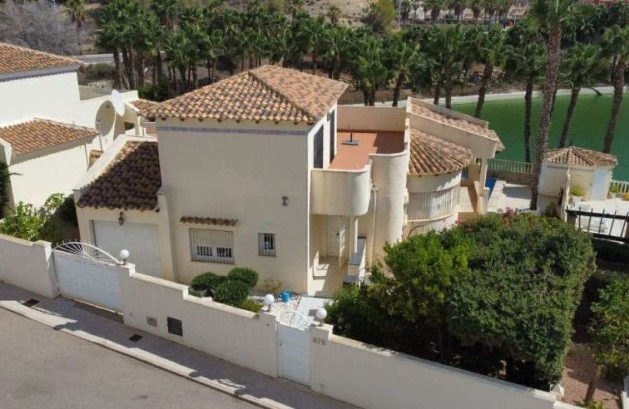 3 soveværelse Villa til salg i Orihuela Costa med swimmingpool - € 579.995 (Ref: 9838996)