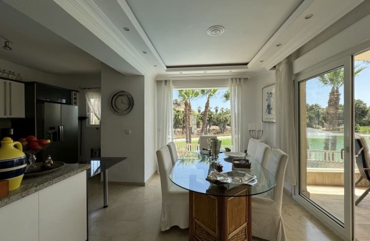 3 soveværelse Villa til salg i Orihuela Costa med swimmingpool - € 579.995 (Ref: 9838996)