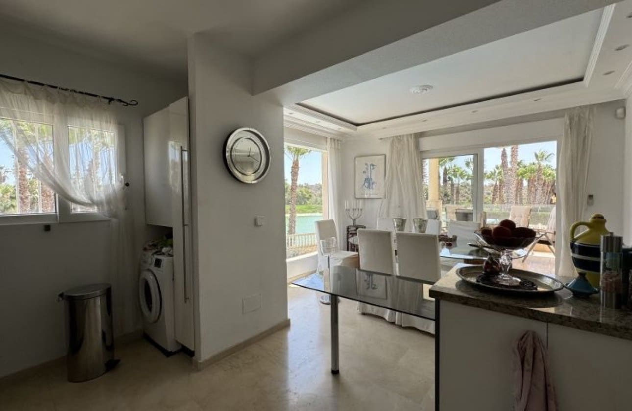 3 soveværelse Villa til salg i Orihuela Costa med swimmingpool - € 579.995 (Ref: 9838996)