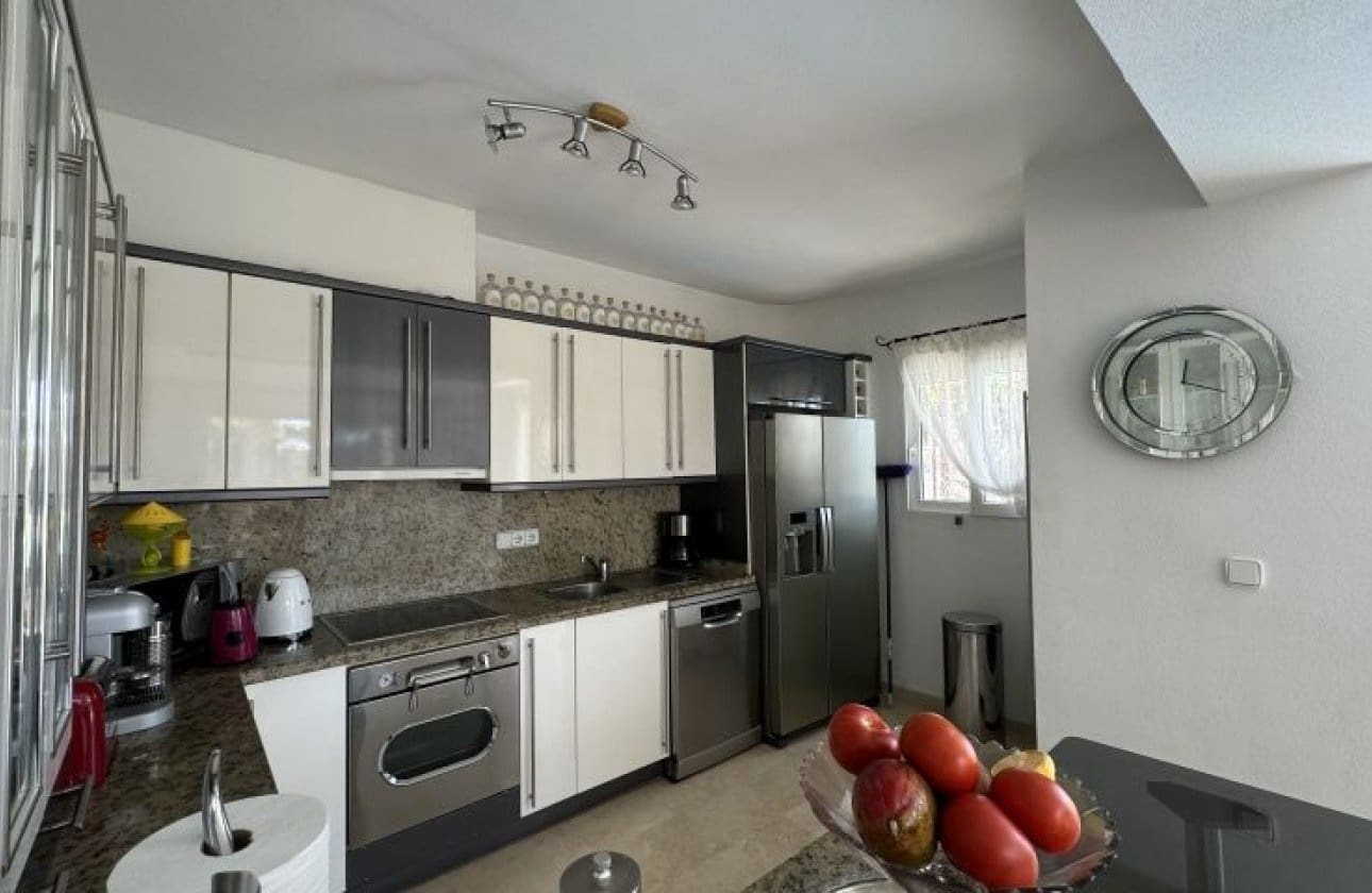 3 soveværelse Villa til salg i Orihuela Costa med swimmingpool - € 579.995 (Ref: 9838996)