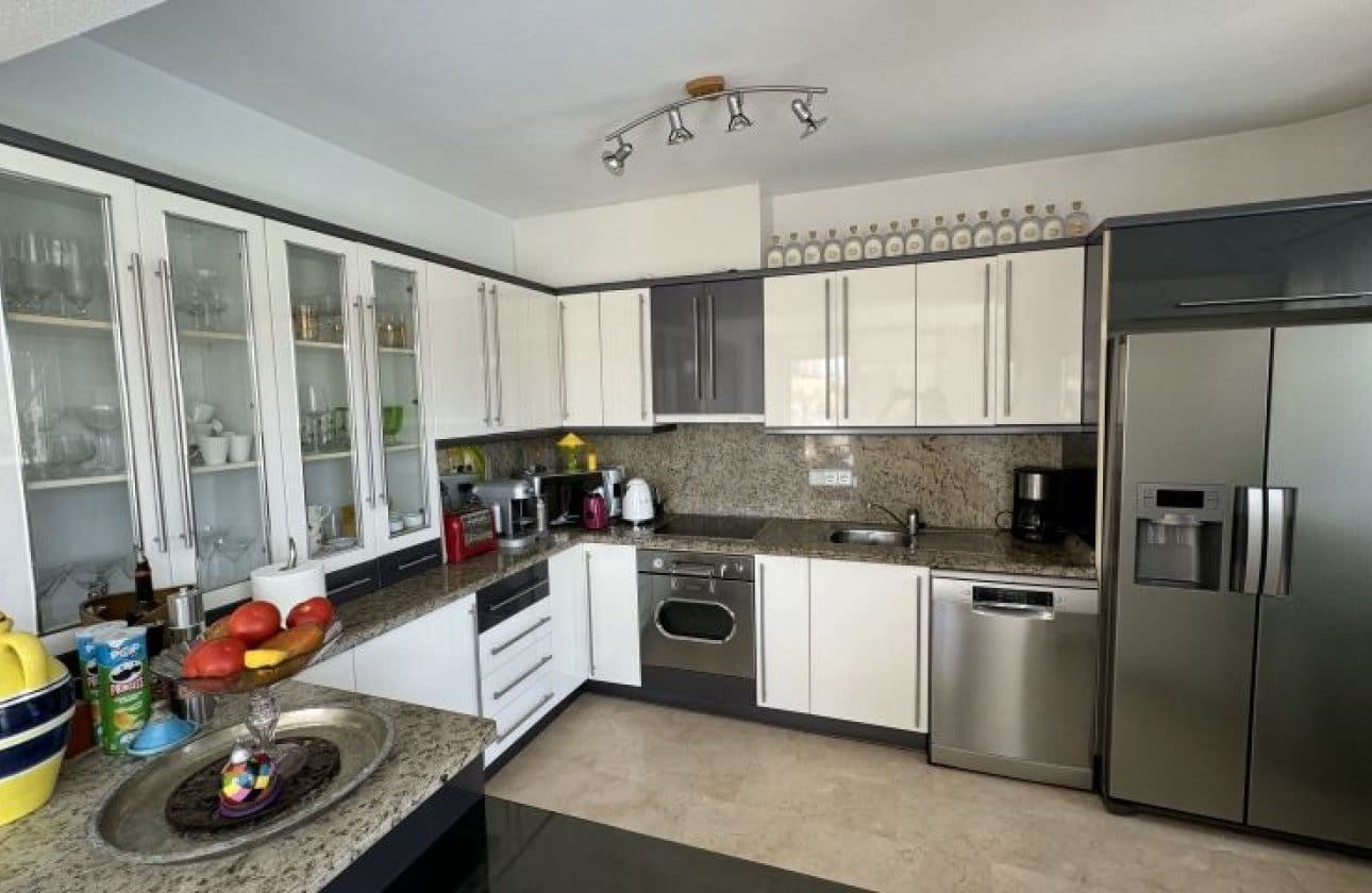 3 soveværelse Villa til salg i Orihuela Costa med swimmingpool - € 579.995 (Ref: 9838996)
