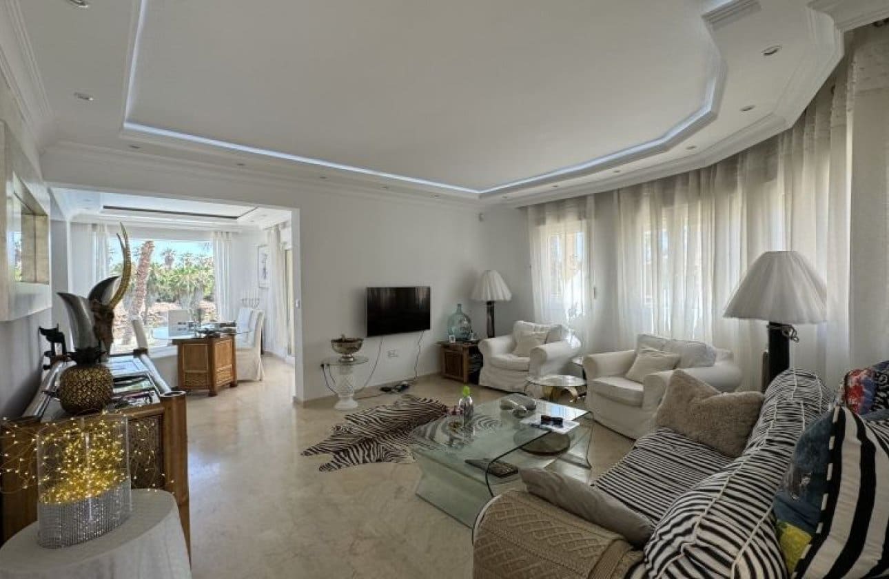 3 soveværelse Villa til salg i Orihuela Costa med swimmingpool - € 579.995 (Ref: 9838996)