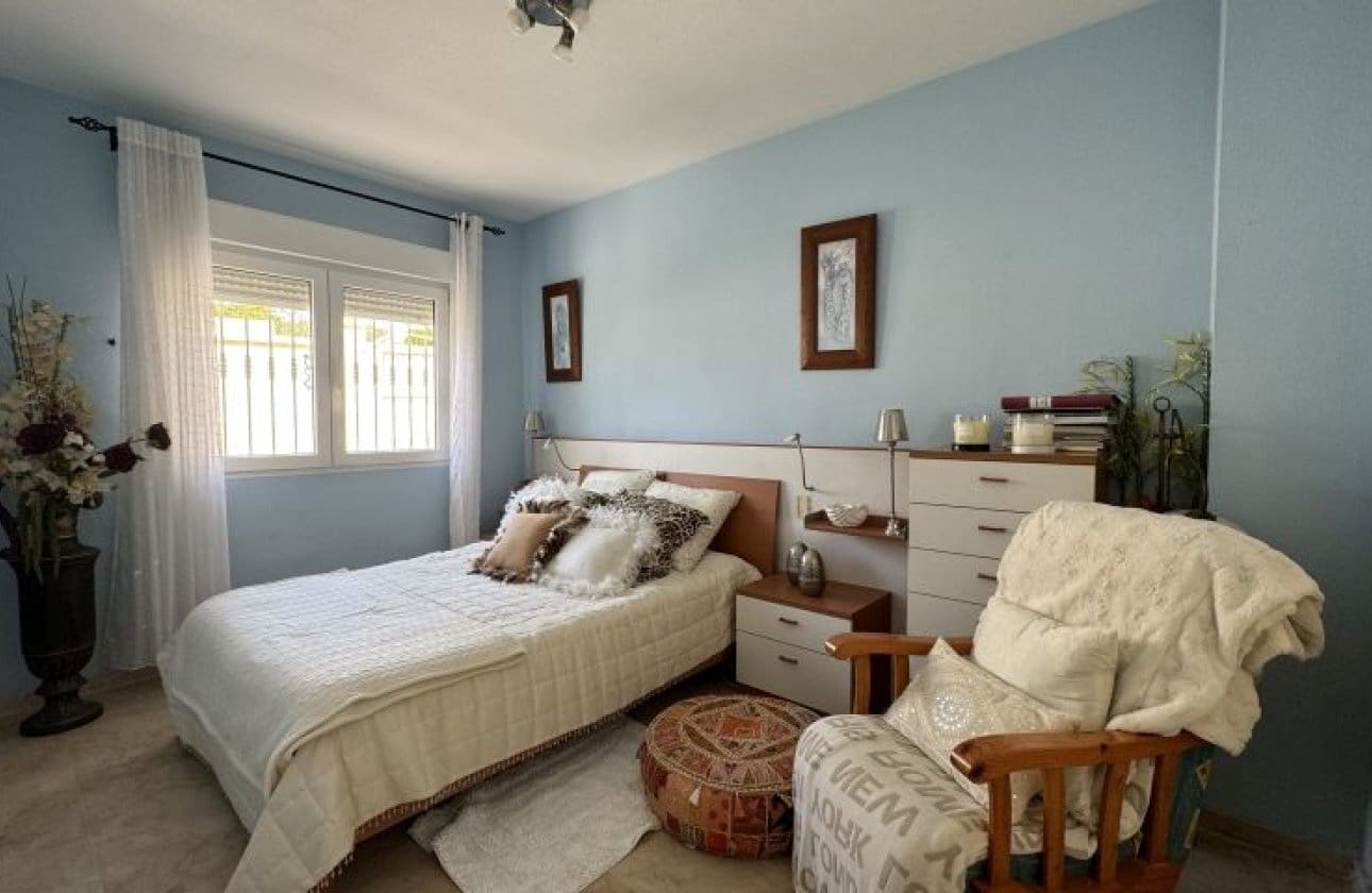 3 soveværelse Villa til salg i Orihuela Costa med swimmingpool - € 579.995 (Ref: 9838996)