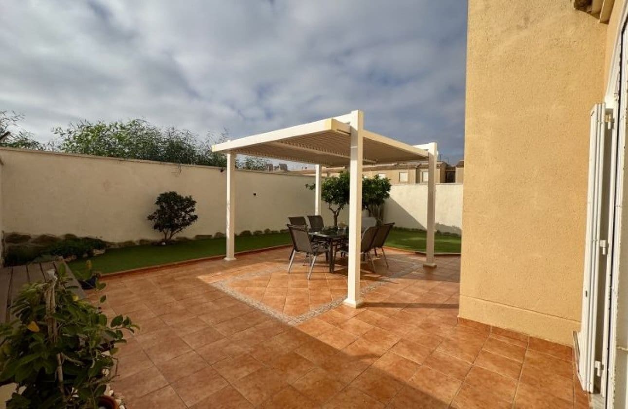 4 bedroom Villa for sale in Torrevieja - € 398,995 (Ref: 9839000)