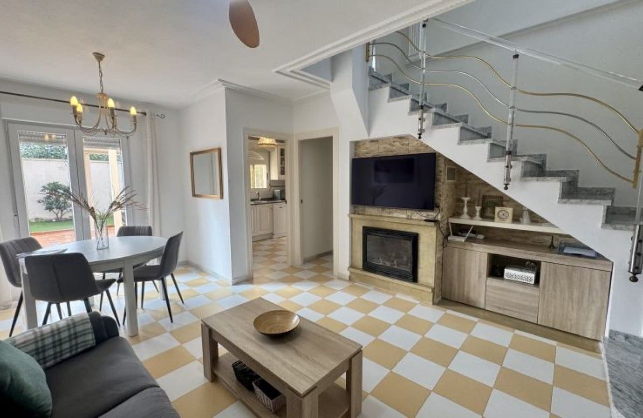 4 bedroom Villa for sale in Torrevieja - € 398,995 (Ref: 9839000)