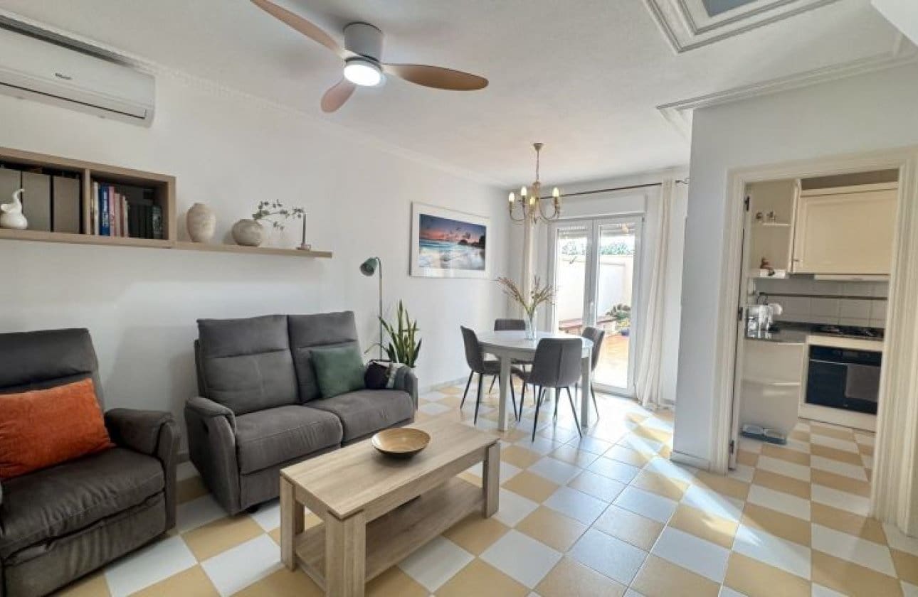 4 bedroom Villa for sale in Torrevieja - € 398,995 (Ref: 9839000)