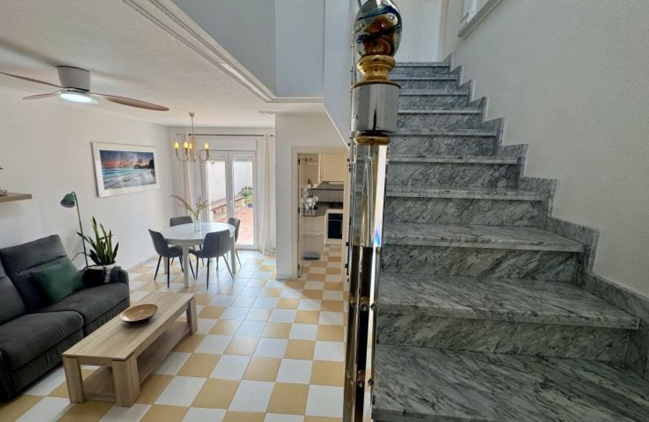 4 bedroom Villa for sale in Torrevieja - € 398,995 (Ref: 9839000)
