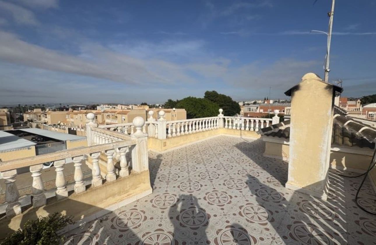4 bedroom Villa for sale in Torrevieja - € 398,995 (Ref: 9839000)