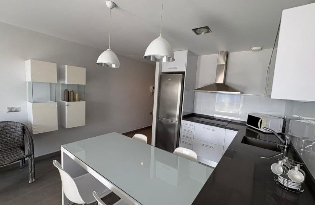 2 chambre Appartement de Plage à vendre à Torrevieja avec piscine - 345 995 € (Ref: 9839001)