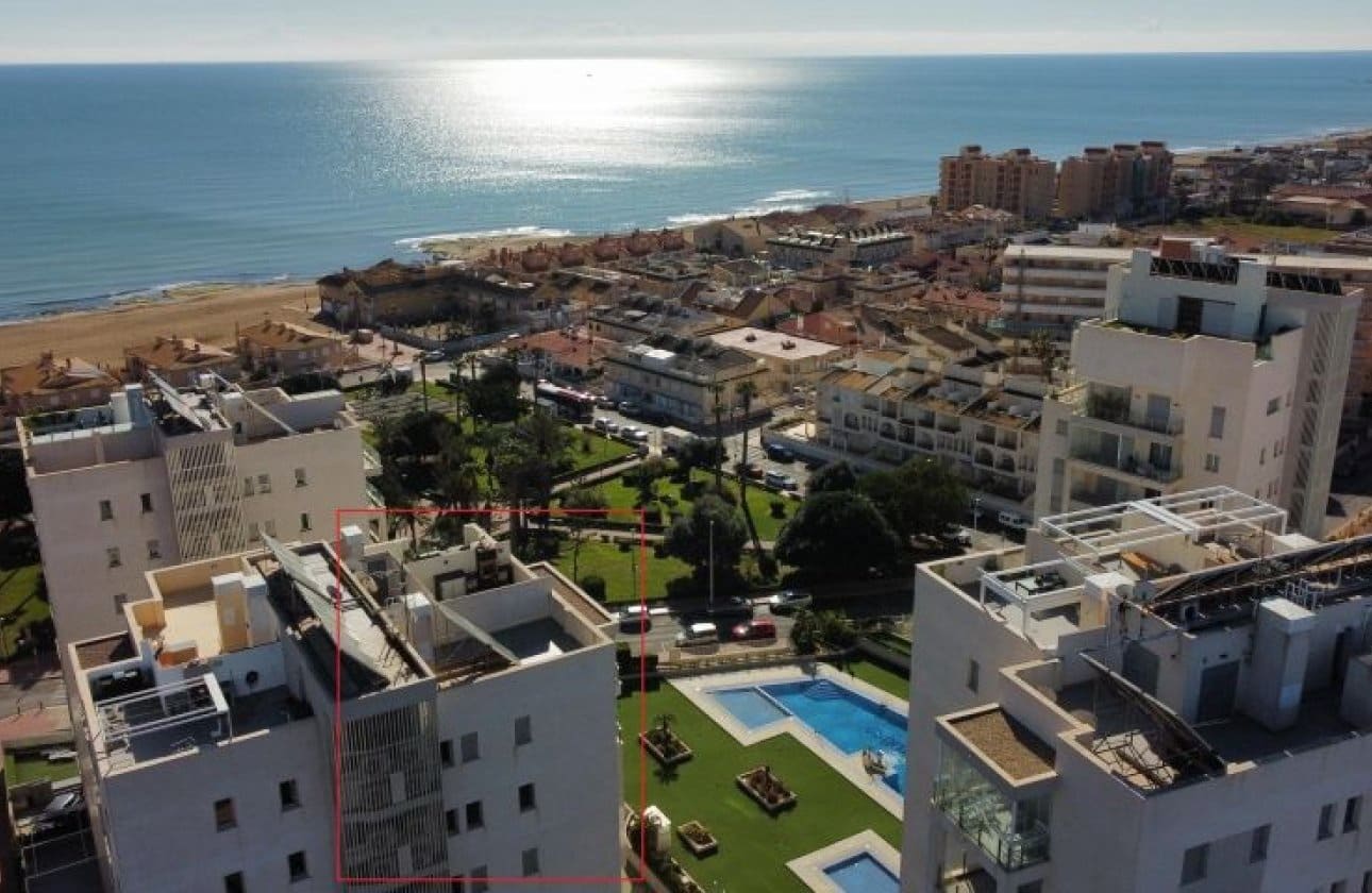 2 chambre Appartement de Plage à vendre à Torrevieja avec piscine - 345 995 € (Ref: 9839001)