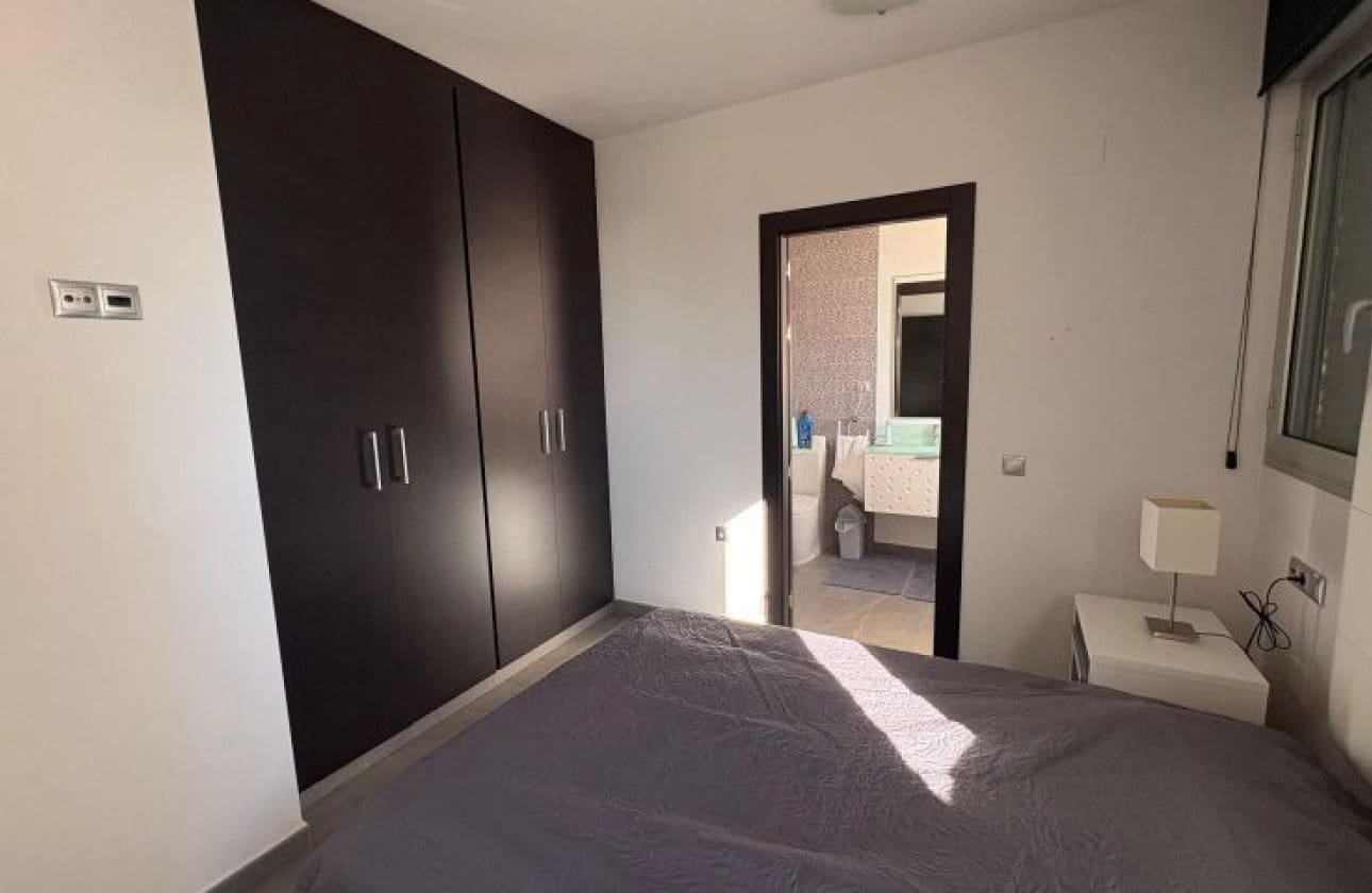 2 chambre Appartement de Plage à vendre à Torrevieja avec piscine - 345 995 € (Ref: 9839001)