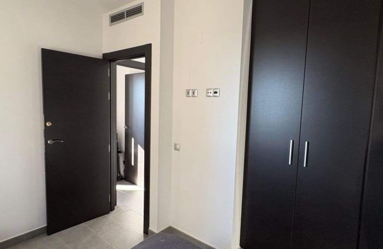 2 chambre Appartement de Plage à vendre à Torrevieja avec piscine - 345 995 € (Ref: 9839001)