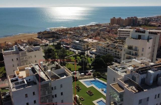 2 camera da letto Appartamento sulla Spiaggia in vendita in Torrevieja con piscina - 345.995 € (Rif: 9839001)