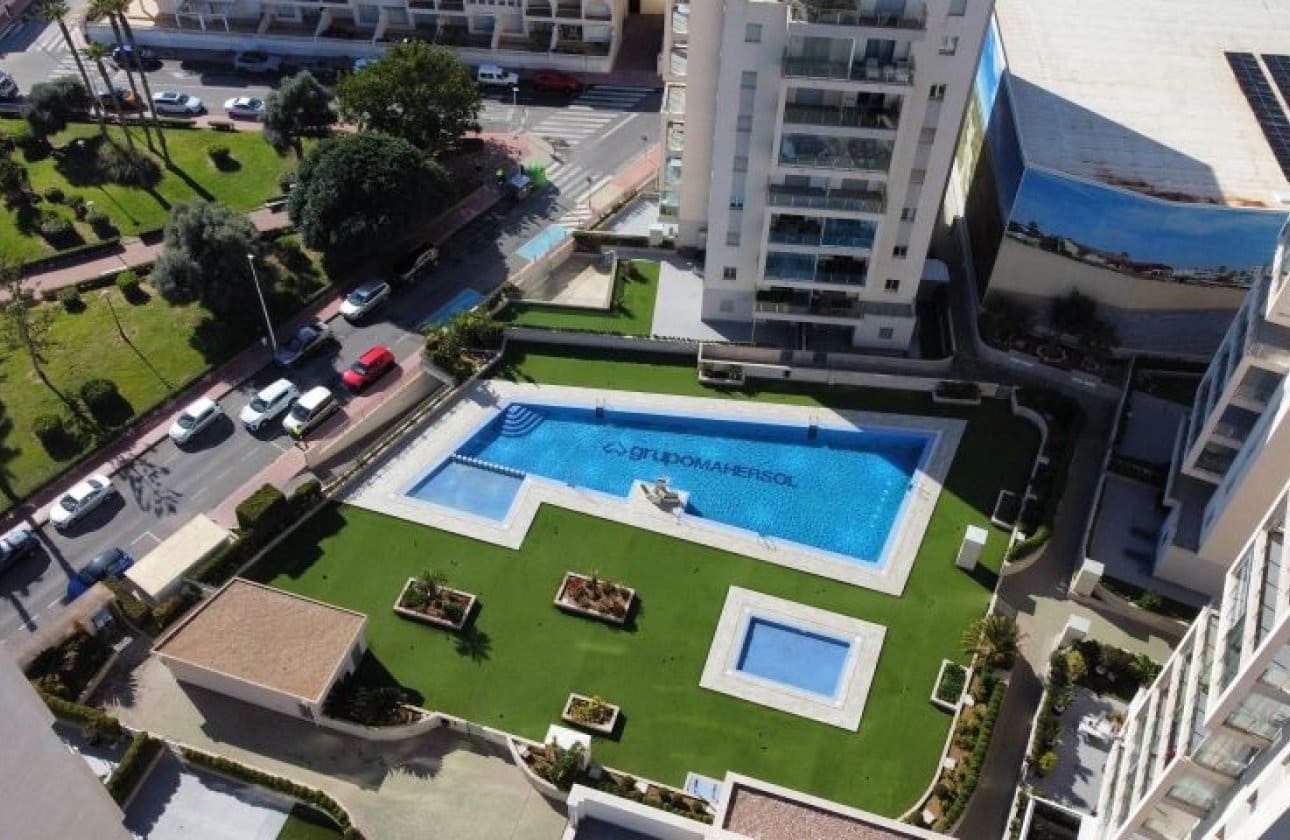2 chambre Appartement de Plage à vendre à Torrevieja avec piscine - 345 995 € (Ref: 9839001)