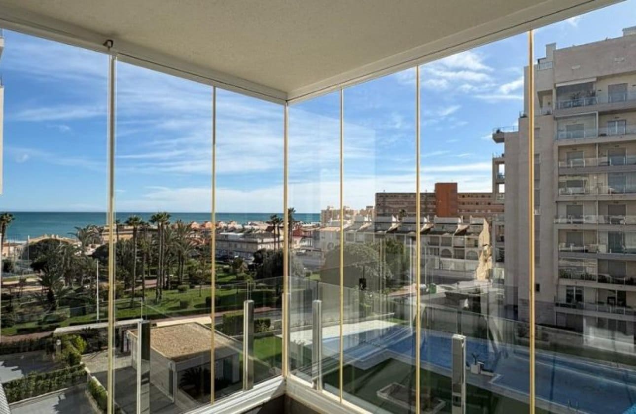2 chambre Appartement de Plage à vendre à Torrevieja avec piscine - 345 995 € (Ref: 9839001)