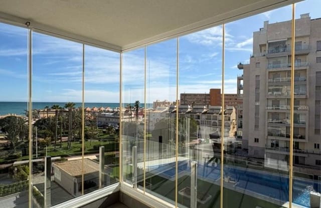 2 camera da letto Appartamento sulla Spiaggia in vendita in Torrevieja con piscina - 345.995 € (Rif: 9839001)