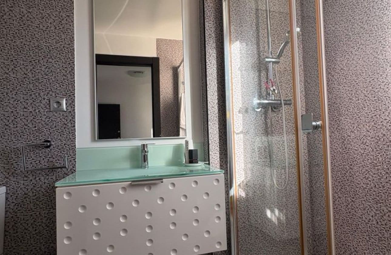 2 chambre Appartement de Plage à vendre à Torrevieja avec piscine - 345 995 € (Ref: 9839001)