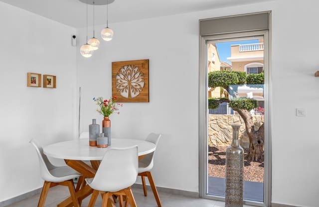 3 soveværelse Villa til salg i La Marina, Elche / Elx med swimmingpool - € 595.000 (Ref: 9852120)