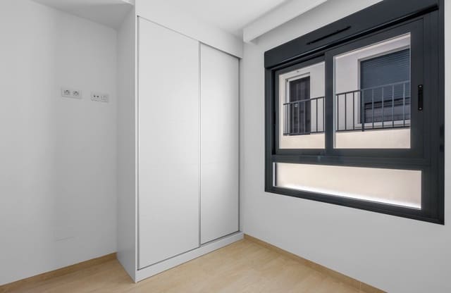 2 slaapkamer Appartement te koop in San Miguel de Salinas met zwembad - € 229.000 (Ref: 9852122)