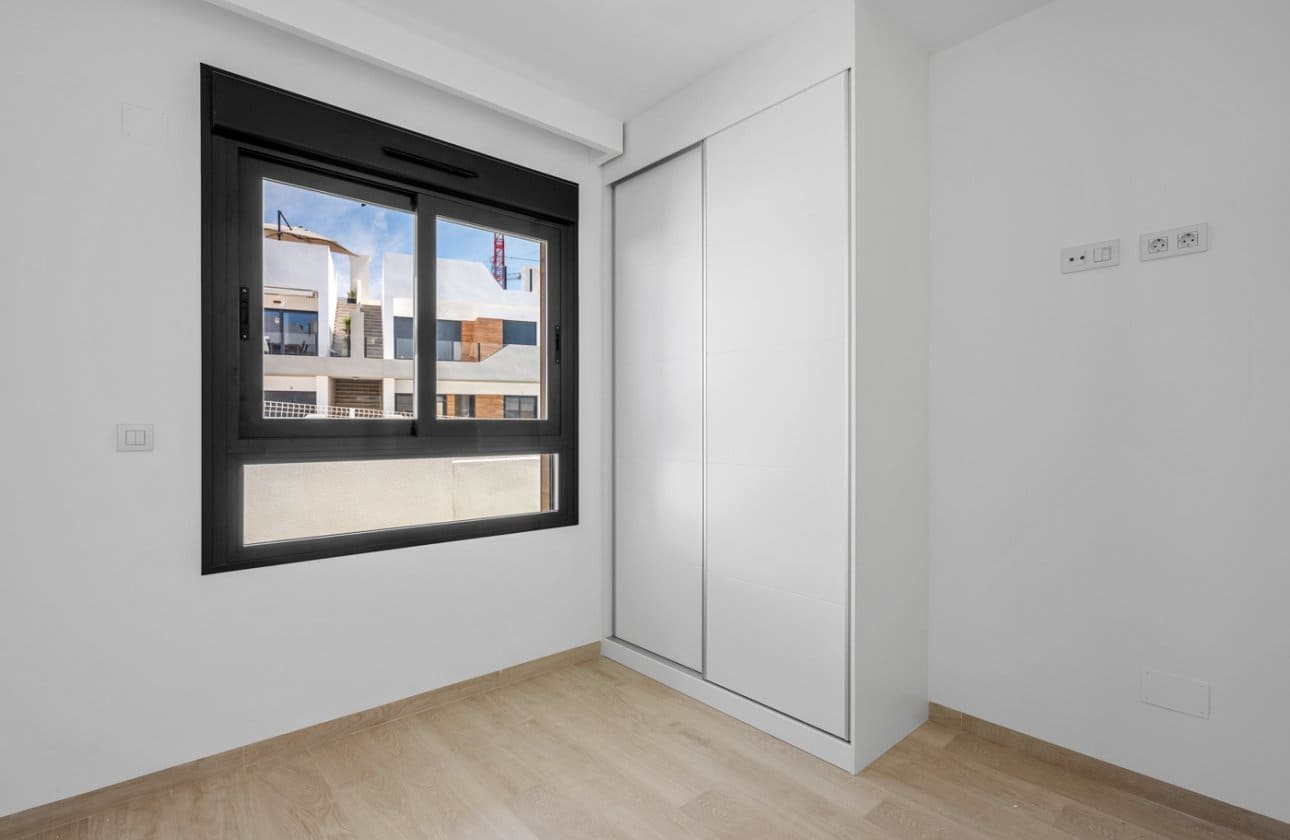 2 slaapkamer Appartement te koop in San Miguel de Salinas met zwembad - € 229.000 (Ref: 9852122)