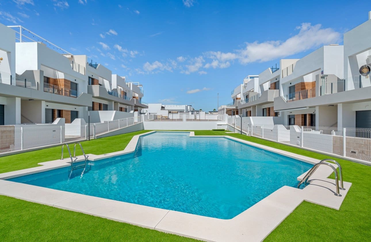 2 slaapkamer Appartement te koop in San Miguel de Salinas met zwembad - € 229.000 (Ref: 9852122)