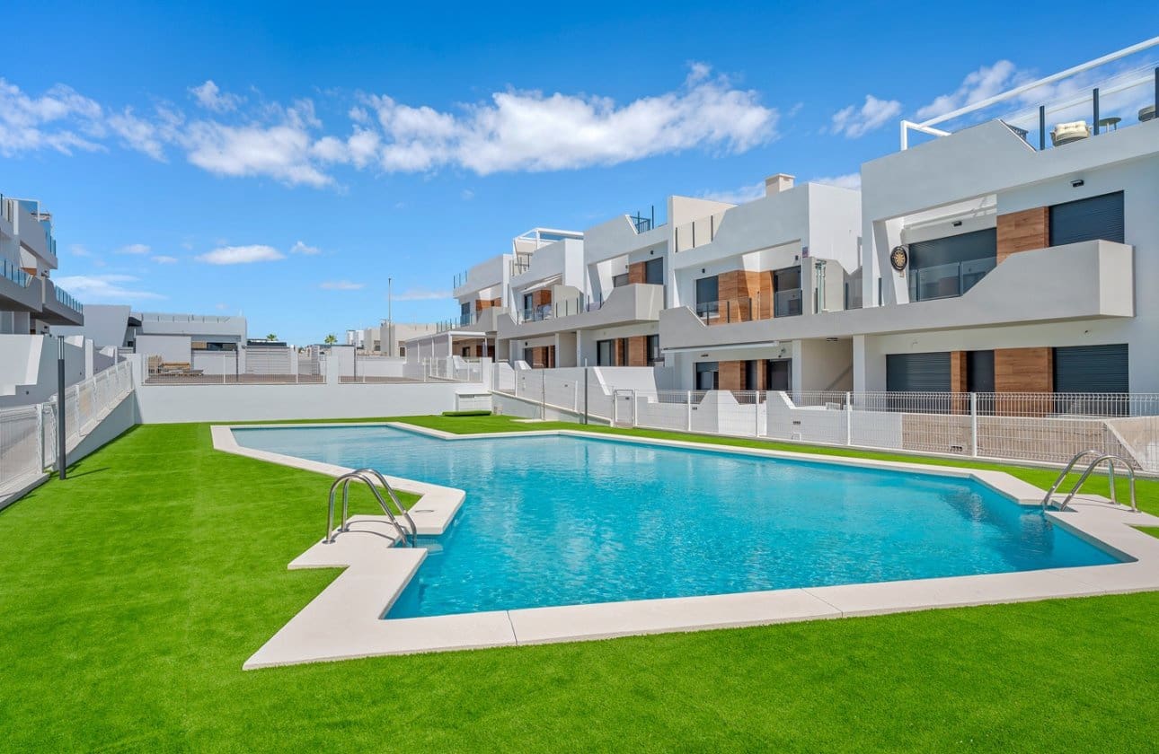 2 slaapkamer Appartement te koop in San Miguel de Salinas met zwembad - € 229.000 (Ref: 9852122)