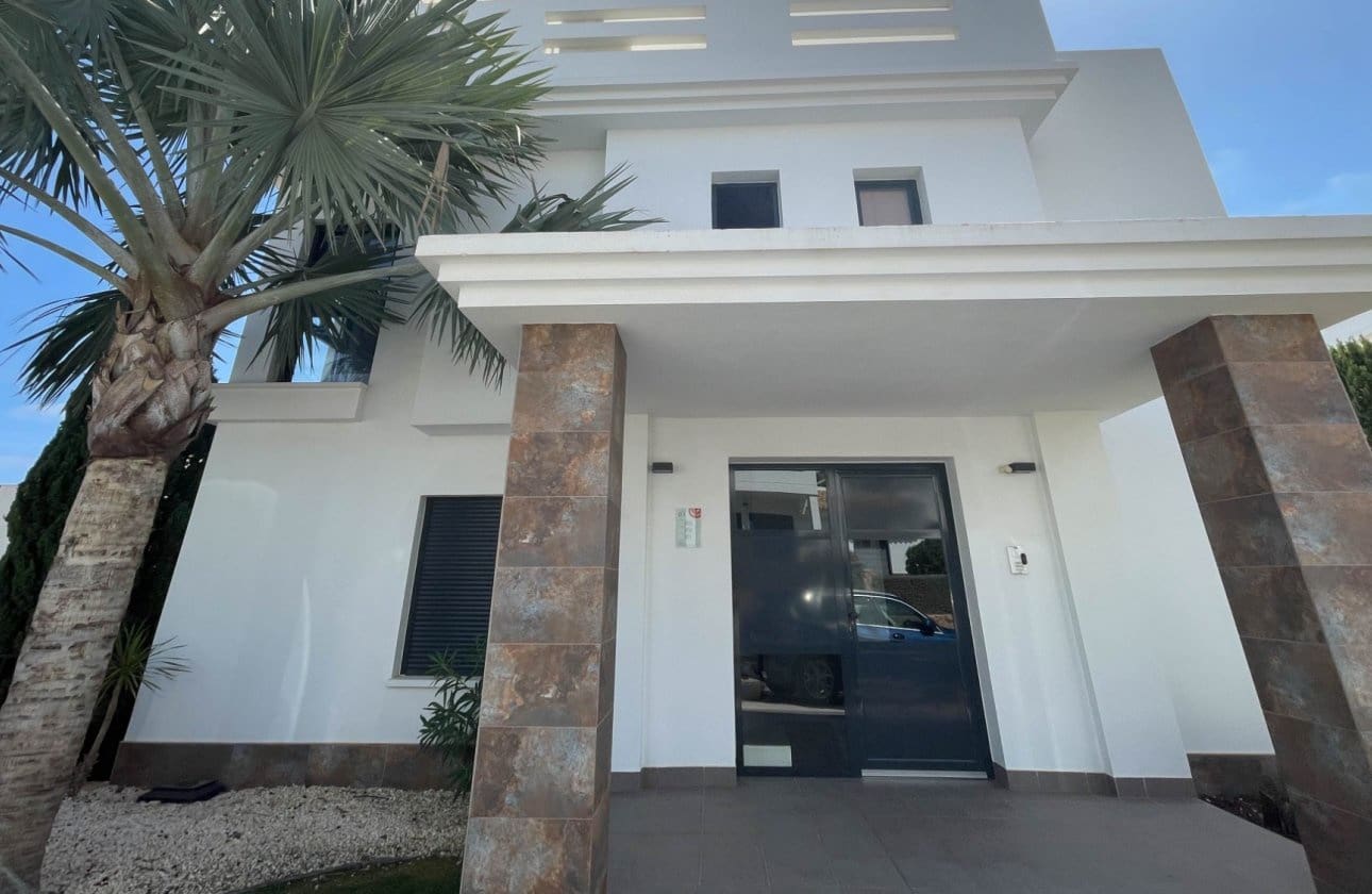 Ático de 3 habitaciones en Orihuela Costa en venta con piscina - 385.000 € (Ref: 9862190)