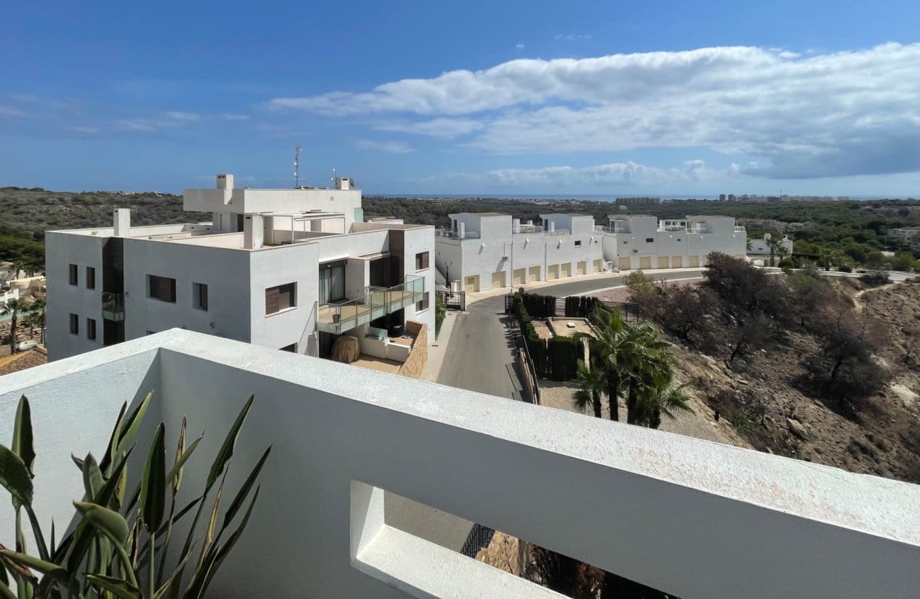 Ático de 3 habitaciones en Orihuela Costa en venta con piscina - 385.000 € (Ref: 9862190)