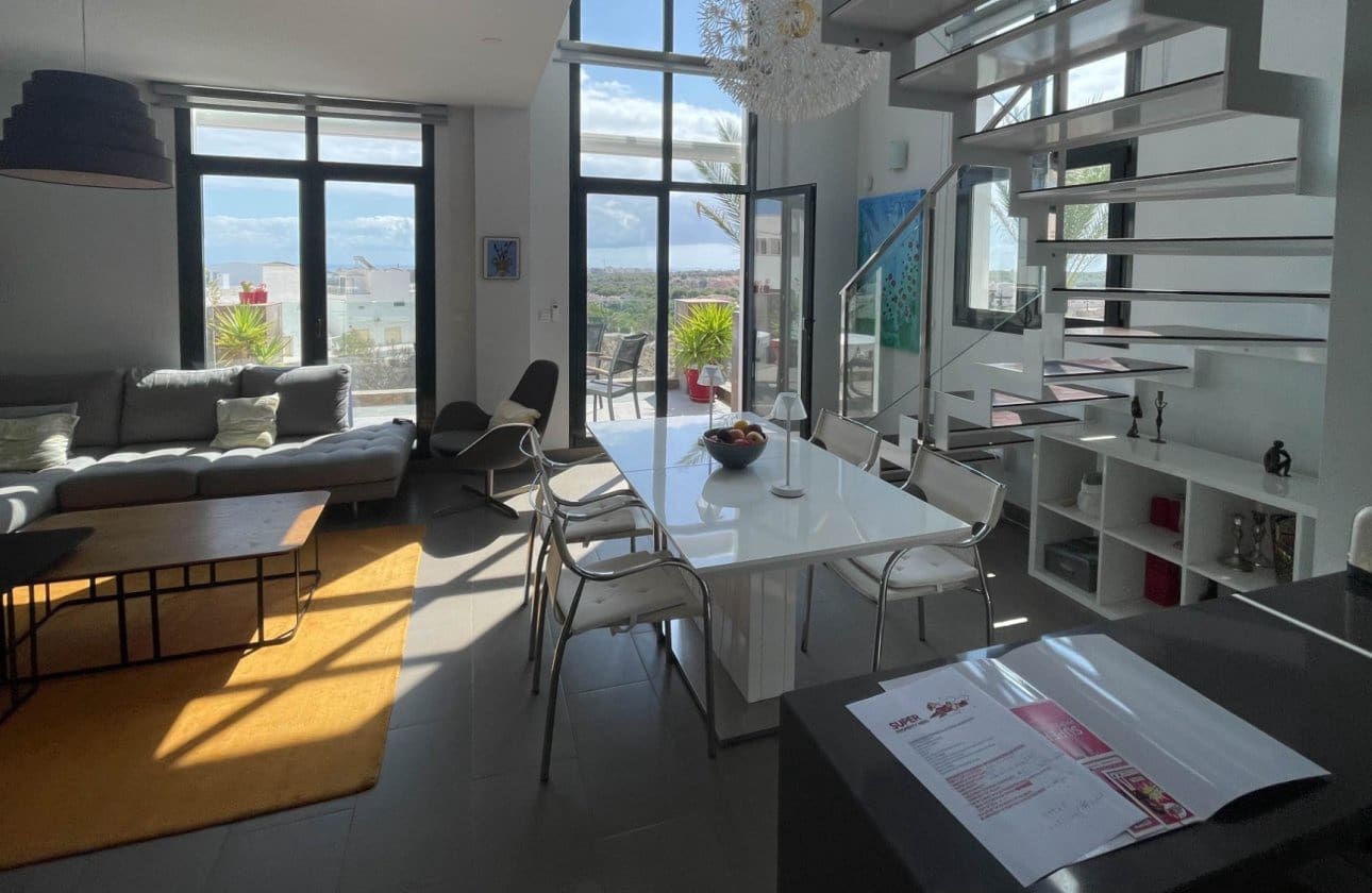 Ático de 3 habitaciones en Orihuela Costa en venta con piscina - 385.000 € (Ref: 9862190)