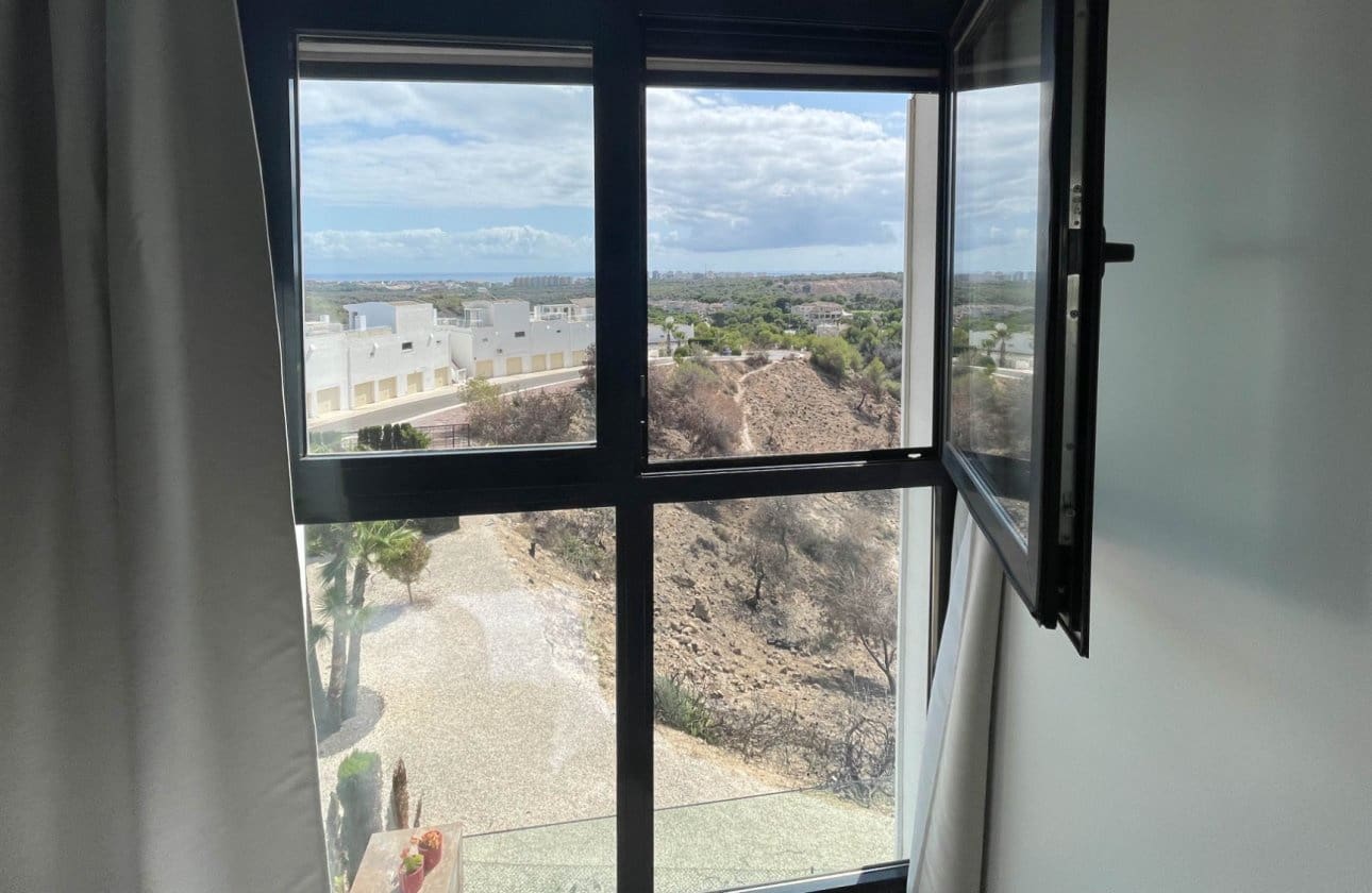 Ático de 3 habitaciones en Orihuela Costa en venta con piscina - 385.000 € (Ref: 9862190)