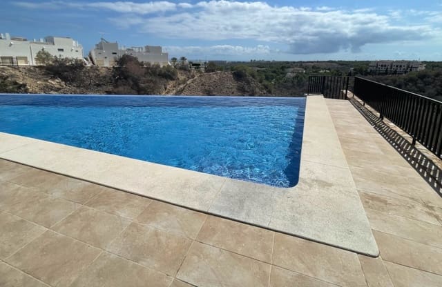 Ático de 3 habitaciones en Lomas de Campoamor - Las Ramblas, Orihuela en venta con piscina - 385.000 € (Ref: 9862190)