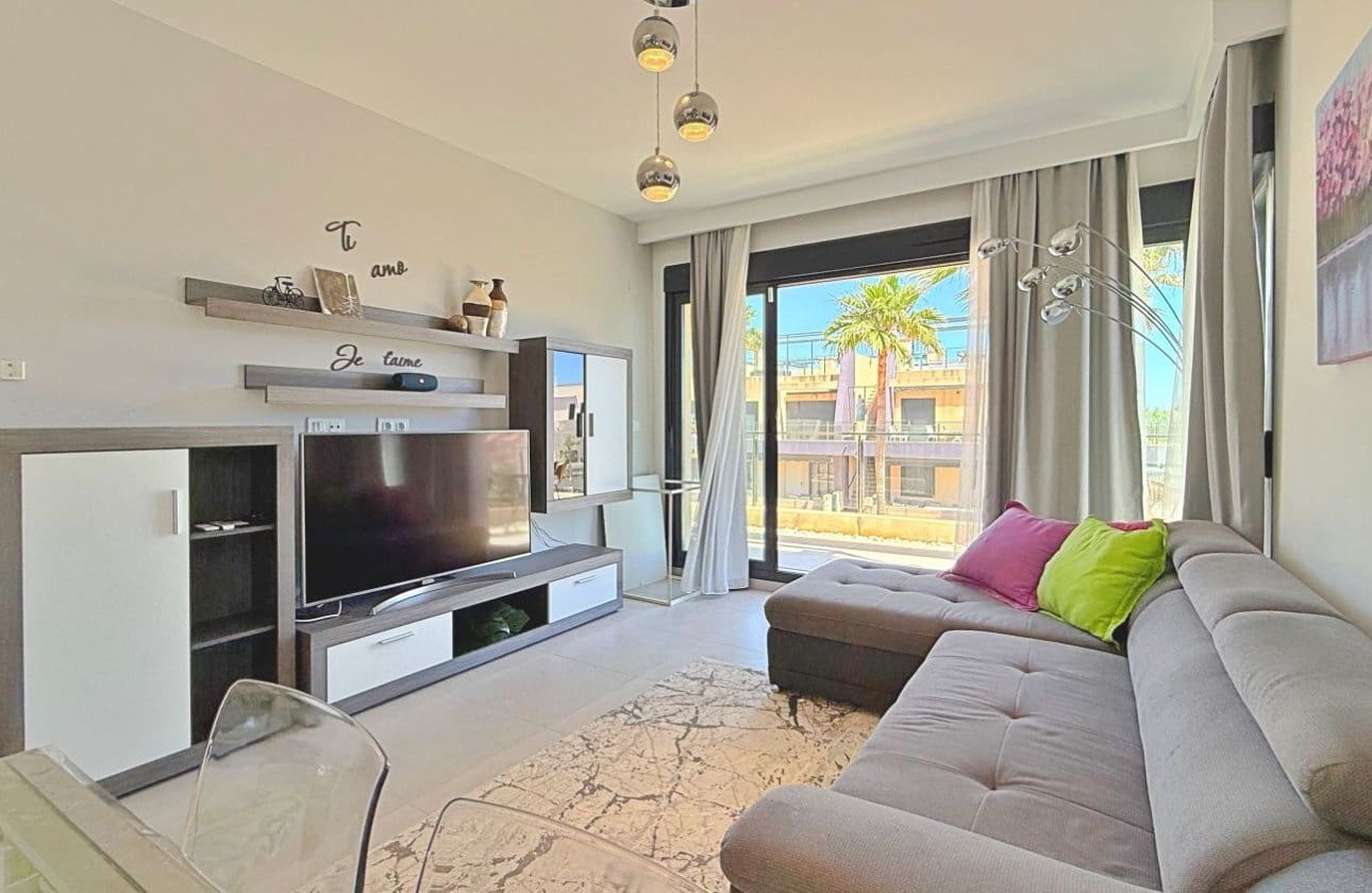 3 bedroom Penthouse for sale in Torre de la Horadada with pool garage - € 365,000 (Ref: 9862191)