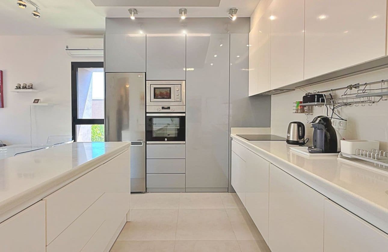 3 bedroom Penthouse for sale in Torre de la Horadada with pool garage - € 365,000 (Ref: 9862191)
