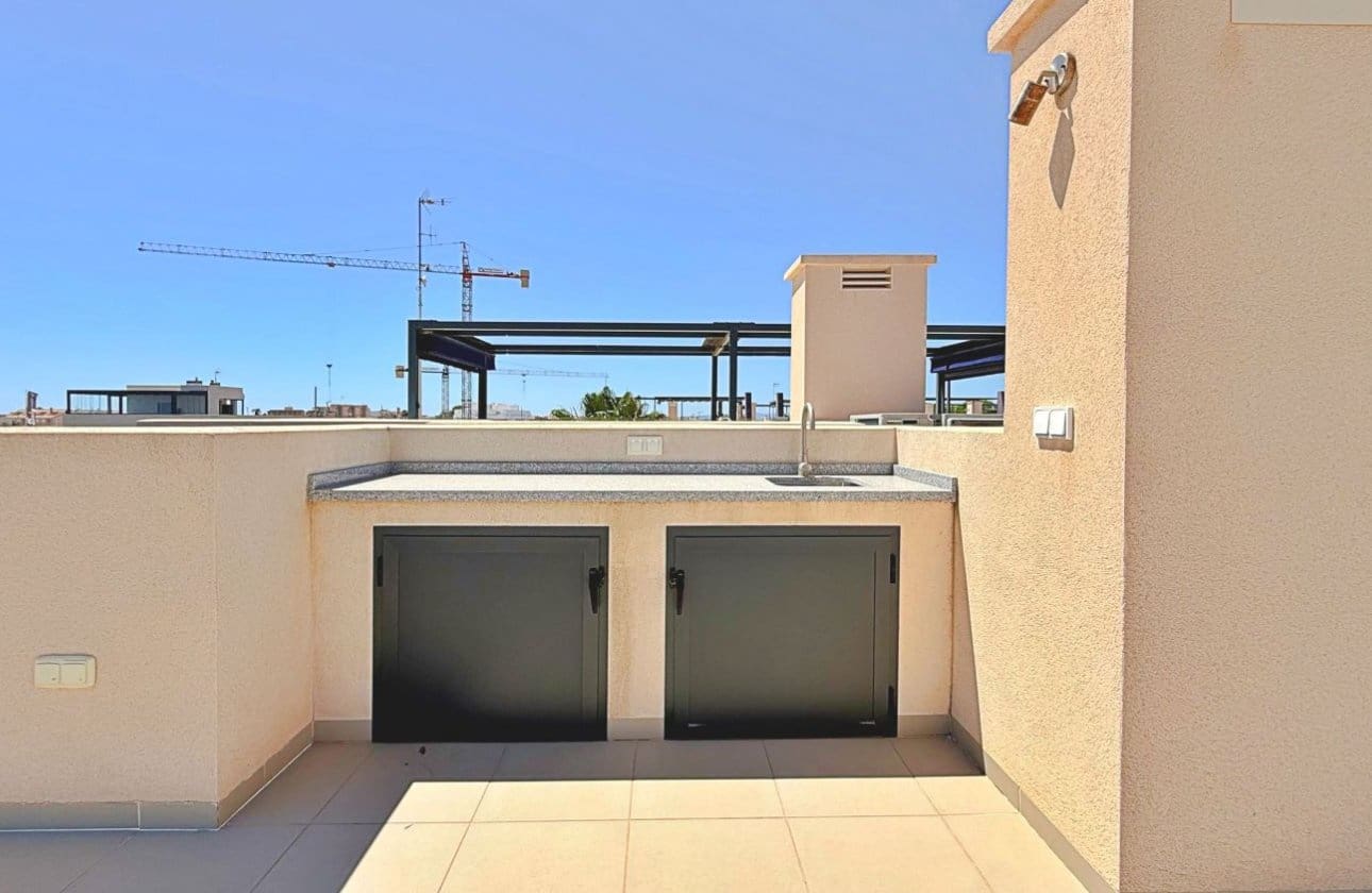 3 bedroom Penthouse for sale in Torre de la Horadada with pool garage - € 365,000 (Ref: 9862191)