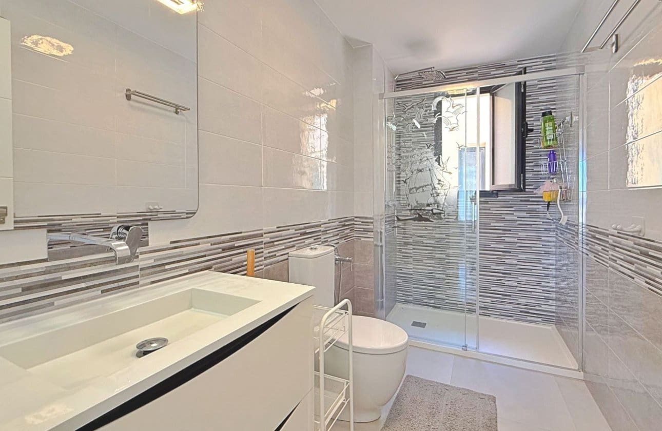 3 bedroom Penthouse for sale in Torre de la Horadada with pool garage - € 365,000 (Ref: 9862191)