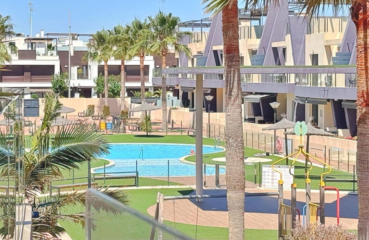 3 bedroom Penthouse for sale in Torre de la Horadada with pool garage - € 365,000 (Ref: 9862191)