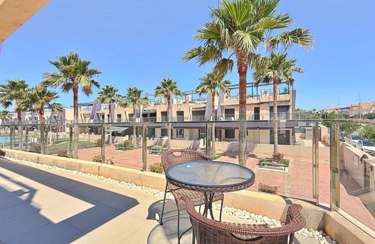 3 bedroom Penthouse for sale in Torre de la Horadada with pool garage - € 365,000 (Ref: 9862191)
