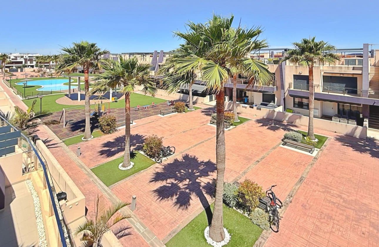 3 bedroom Penthouse for sale in Torre de la Horadada with pool garage - € 365,000 (Ref: 9862191)