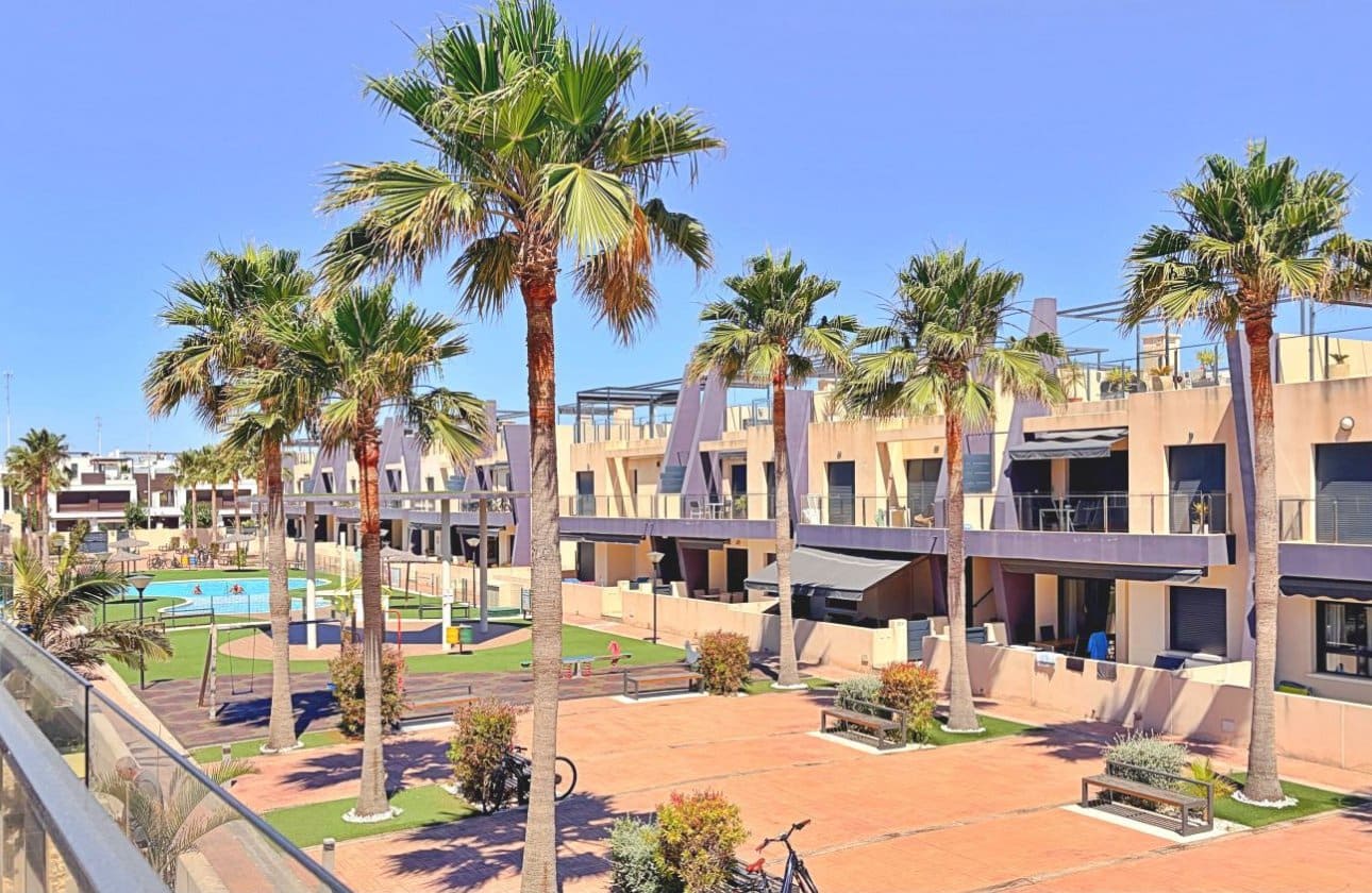 3 bedroom Penthouse for sale in Torre de la Horadada with pool garage - € 365,000 (Ref: 9862191)
